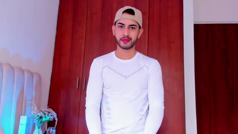 Snapshot of yourboynextdoor1 chatting on January 5, 2025, 4:27 pm YOURBOYNEXTDOOR online show from January 5, 2025, 4:27 pm