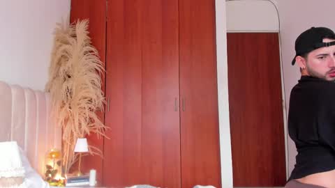 Snapshot of yourboynextdoor1 chatting on September 11, 2025, 7:58 pm YOURBOYNEXTDOOR online show from September 11, 2025, 7:58 pm