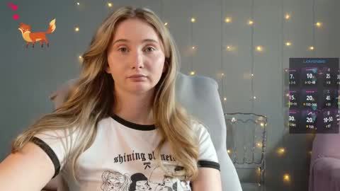 creamysister online show from April 17, 2026, 9:01 am