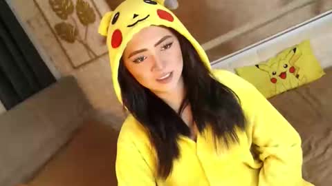 JEN  online show from October 4, 2025, 11:41 am