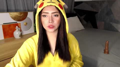 JEN  online show from October 11, 2025, 11:09 am