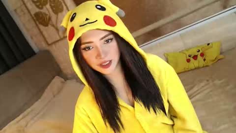 JEN  online show from October 24, 2025, 11:50 am