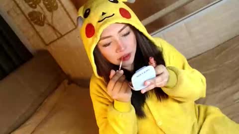 JEN  online show from October 26, 2025, 11:16 am