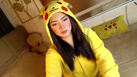 JEN  online show from December 14, 2025, 5:57 am