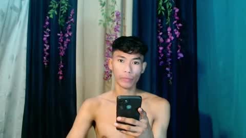 Snapshot of yourdreamboyx chatting on December 10, 2024, 6:17 pm Rence online show from December 10, 2024, 6:17 pm