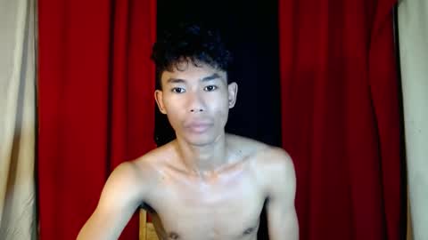Snapshot of yourdreamboyx chatting on December 21, 2024, 9:33 am Rence online show from December 21, 2024, 9:33 am
