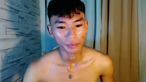 Snapshot of yourdreamboyx chatting on January 1, 2025, 1:37 pm Rence online show from January 1, 2025, 1:37 pm