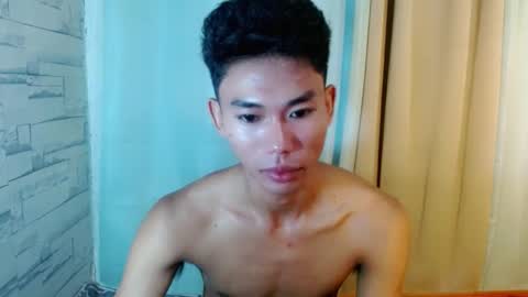 Snapshot of yourdreamboyx chatting on February 13, 2025, 9:27 pm Rence online show from February 13, 2025, 9:27 pm