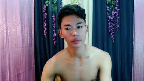 Snapshot of yourdreamboyx chatting on February 25, 2025, 1:41 am Rence online show from February 25, 2025, 1:41 am