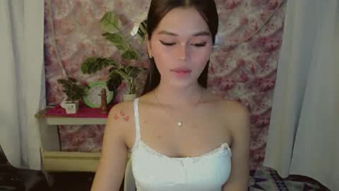 Snapshot of yourfavoratesunshine chatting on April 27, 2026, 2:31 am Sunshine online show from April 27, 2026, 2:31 am