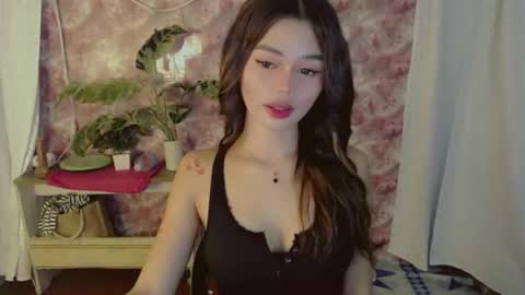 Snapshot of yourfavoratesunshine chatting on May 27, 2026, 10:56 am Sunshine online show from May 27, 2026, 10:56 am