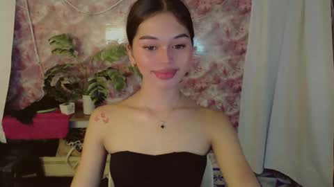 Snapshot of yourfavoratesunshine chatting on June 8, 2026, 12:05 pm Sunshine online show from June 8, 2026, 12:05 pm