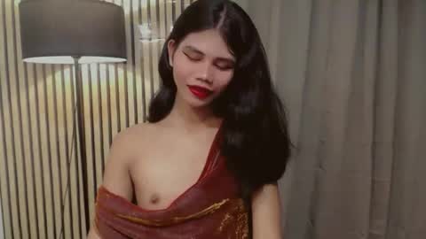 Vivian online show from November 17, 2025, 5:46 am