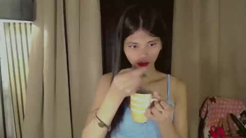 Snapshot of yourfavoratevivian chatting on March 8, 2026, 10:02 pm Vivian online show from March 8, 2026, 10:02 pm