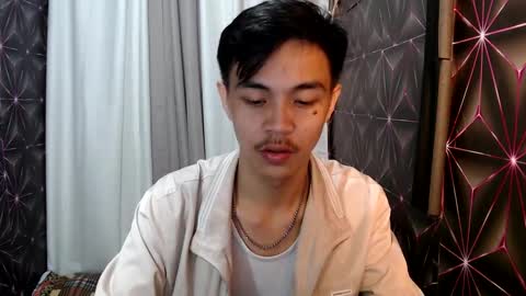 Snapshot of yourguy_josh23 chatting on February 5, 2025, 7:10 pm Josh online show from February 5, 2025, 7:10 pm