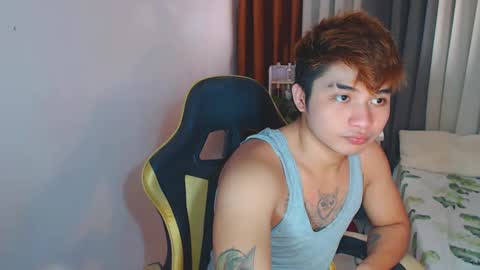 Snapshot of yourhandsome_hunk chatting on February 17, 2025, 4:31 am Paul online show from February 17, 2025, 4:31 am