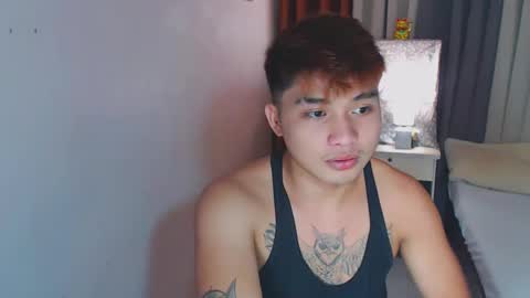 Snapshot of yourhandsome_hunk chatting on February 21, 2025, 5:20 pm Paul online show from February 21, 2025, 5:20 pm