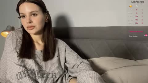 Snapshot of yourher0in chatting on December 11, 2024, 2:22 pm Aida online show from December 11, 2024, 2:22 pm