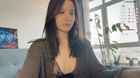 Snapshot of yourher0in chatting on December 17, 2024, 8:34 am Aida online show from December 17, 2024, 8:34 am