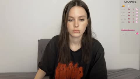 Snapshot of yourher0in chatting on December 30, 2024, 1:25 pm Aida online show from December 30, 2024, 1:25 pm