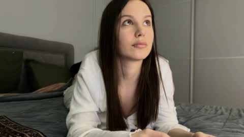 Snapshot of yourher0in chatting on February 24, 2025, 7:30 pm Aida online show from February 24, 2025, 7:30 pm