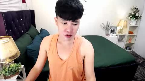 Snapshot of yourlivingonurdream chatting on September 29, 2025, 12:38 am --               online show from September 29, 2025, 12:38 am