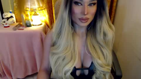 Adriana Maxwell online show from May 1, 2026, 6:01 pm