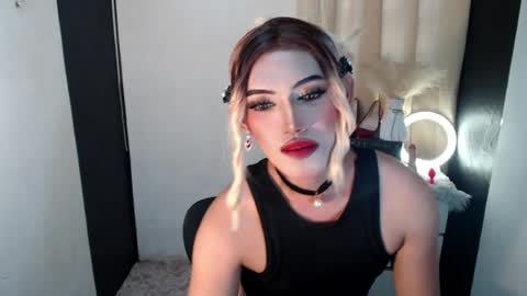 Snapshot of yournaughtykendal chatting on August 9, 2026, 3:23 am TIFFANY SUCKING QUEEN online show from August 9, 2026, 3:23 am