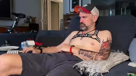 Snapshot of yournewfavourite chatting on May 22, 2026, 7:48 am newcastle72 online show from May 22, 2026, 7:48 am