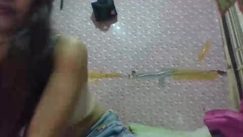 Snapshot of yourqueen1101 chatting on February 19, 2026, 1:12 am yourqueen1101 online show from February 19, 2026, 1:12 am