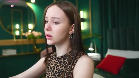 yours fetish mary online show from April 14, 2026, 4:51 am