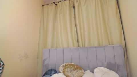 yours_jasmin online show from February 4, 2025, 6:17 pm