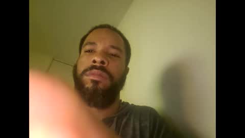 Snapshot of yoursexydaddy79 chatting on December 15, 2025, 11:53 pm mother fucker online show from December 15, 2025, 11:53 pm