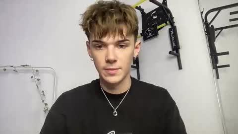 yoursweetyguy online show from November 6, 2025, 3:35 pm