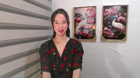 yourtinybunny online show from February 18, 2025, 5:53 am