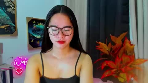 yourtinybunny online show from December 4, 2025, 5:17 am