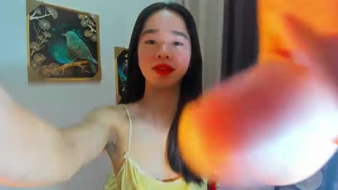 yourtinybunny online show from April 17, 2026, 10:07 am