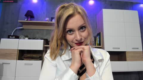 YourVenus00 -Follow my OF online show from December 2, 2024, 9:39 pm