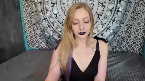 YourVenus00 -Follow my OF online show from June 10, 2026, 9:41 am