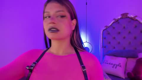 Snapshot of yourwishisme_val chatting on May 20, 2026, 8:04 pm Val online show from May 20, 2026, 8:04 pm