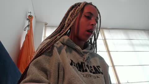 elizabeth  ju   online show from December 28, 2024, 9:08 pm