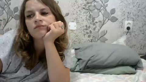 Yoyrgirlxq online show from July 8, 2026, 6:18 am