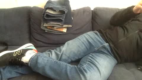 yque online show from March 12, 2025, 9:35 pm