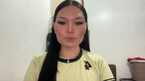 yrdrmgrl_jennie26 online show from February 13, 2026, 7:26 am