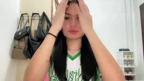 yrdrmgrl_jennie26 online show from February 14, 2026, 9:17 am