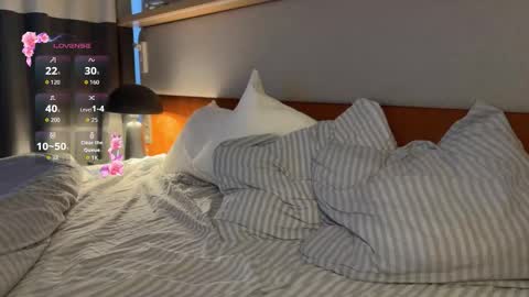 Sofa online show from March 8, 2026, 6:39 am