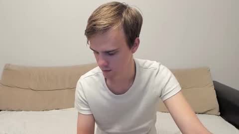 Snapshot of yueslang chatting on October 6, 2025, 6:16 pm Yue Lang and Samm online show from October 6, 2025, 6:16 pm