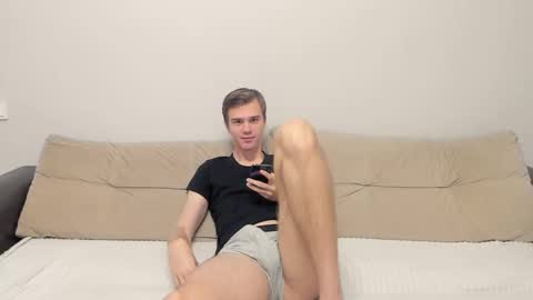 Snapshot of yueslang chatting on October 10, 2025, 6:07 pm Yue Lang and Samm online show from October 10, 2025, 6:07 pm