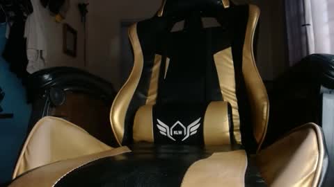 yukikawaiii online show from April 16, 2026, 3:51 am