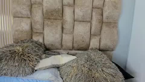 yulievans online show from March 6, 2025, 3:24 pm